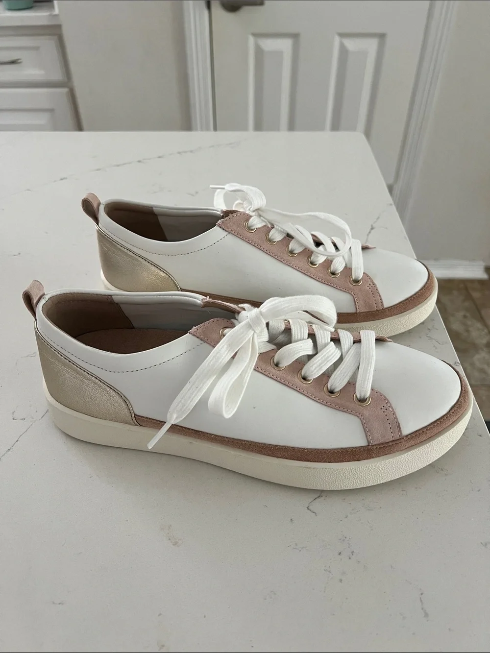 Vionic Sneakers Only Worn Once!